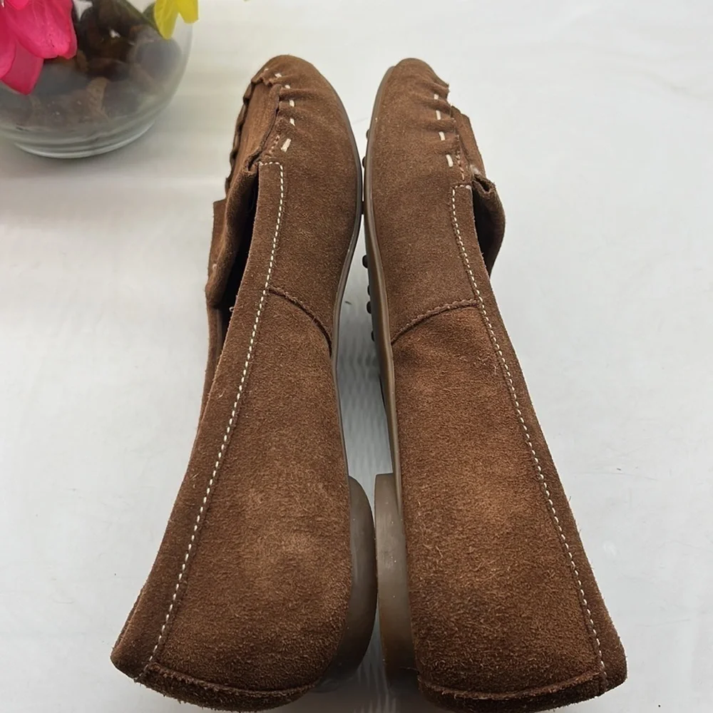 Lands’ End Tan Suede Slip In Loafer Sz 8. MCL1871D
